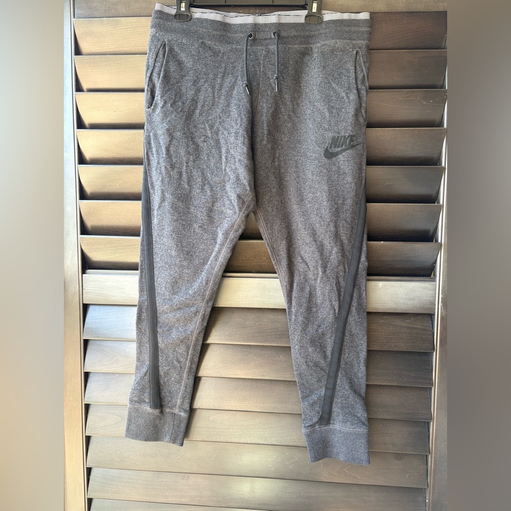 Nike Large Cotton Dark Grey SweatPants Elastic Waist Tapered Draw String Pockets